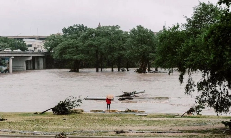 Lũ quét ở Texas: 13 người chết, nhiều trẻ em mất tích