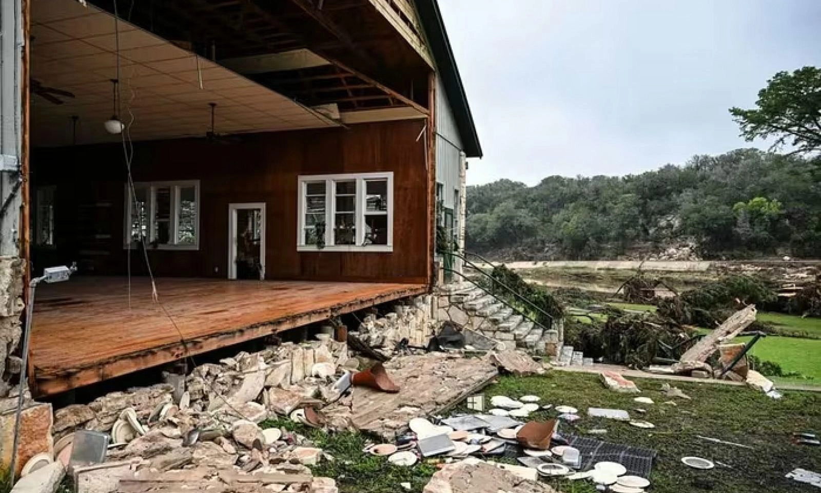 Lũ quét ở Texas: Ít nhất 43 người thiệt mạng, hàng chục người mất tích
