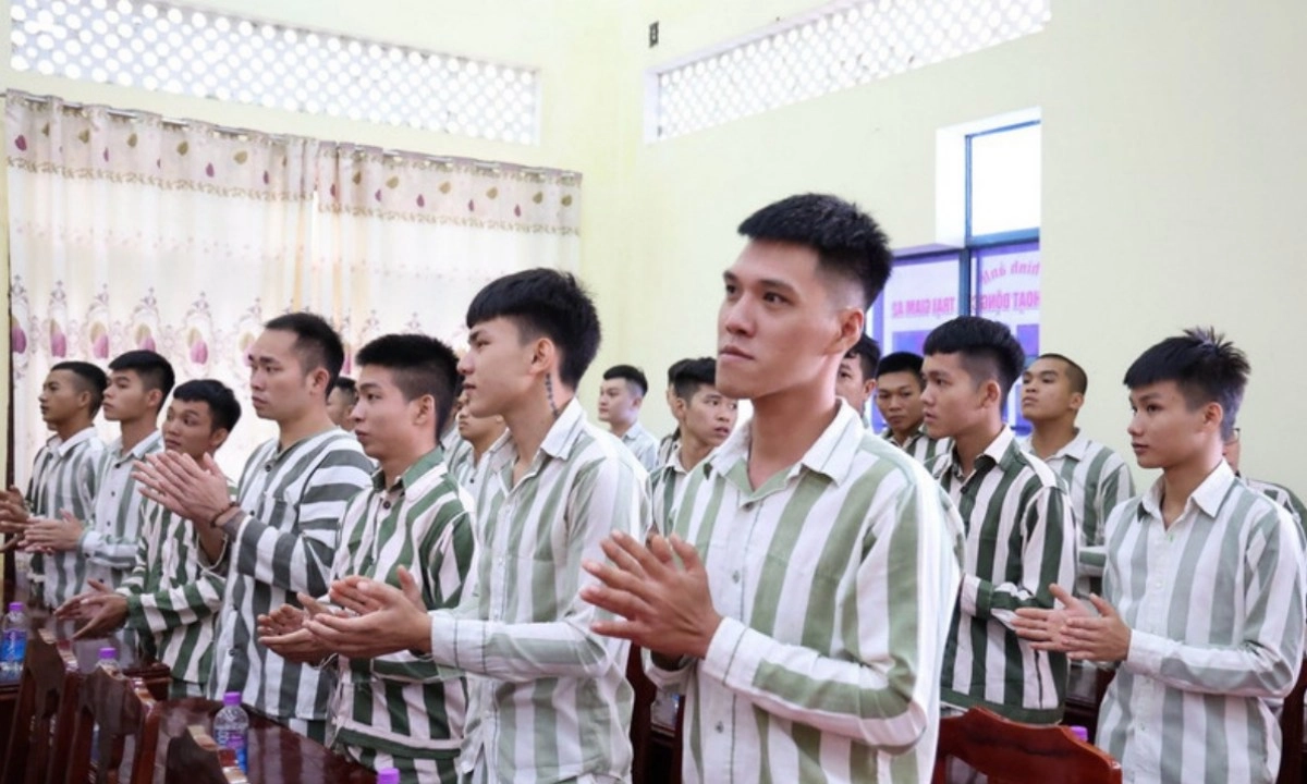 Tổ chức tha người được đặc xá đợt 2 năm 2025 vào ngày 1/9