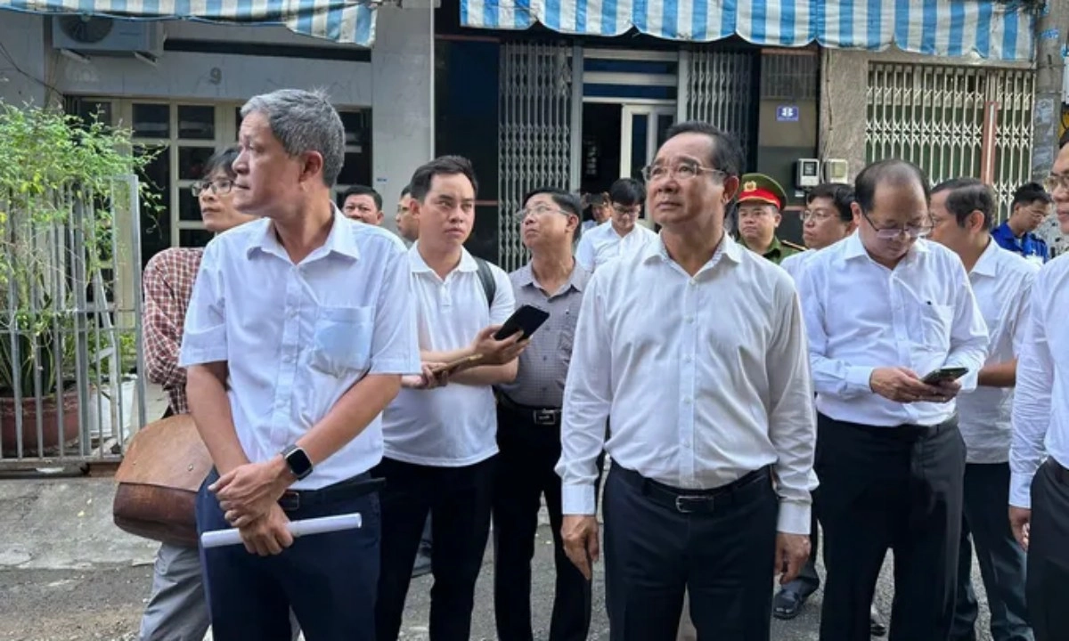 Chủ tịch TPHCM đến hiện trường chỉ đạo khắc phục vụ cháy tại phường Phú Thọ Hòa