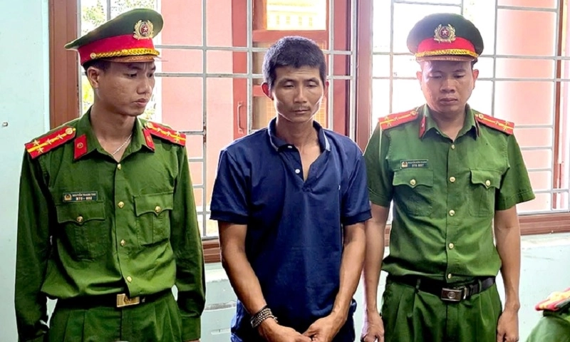 Bắt tạm giam tài xế xe chở gỗ vượt đèn đỏ, đè chết thiếu niên ở Đắk Lắk