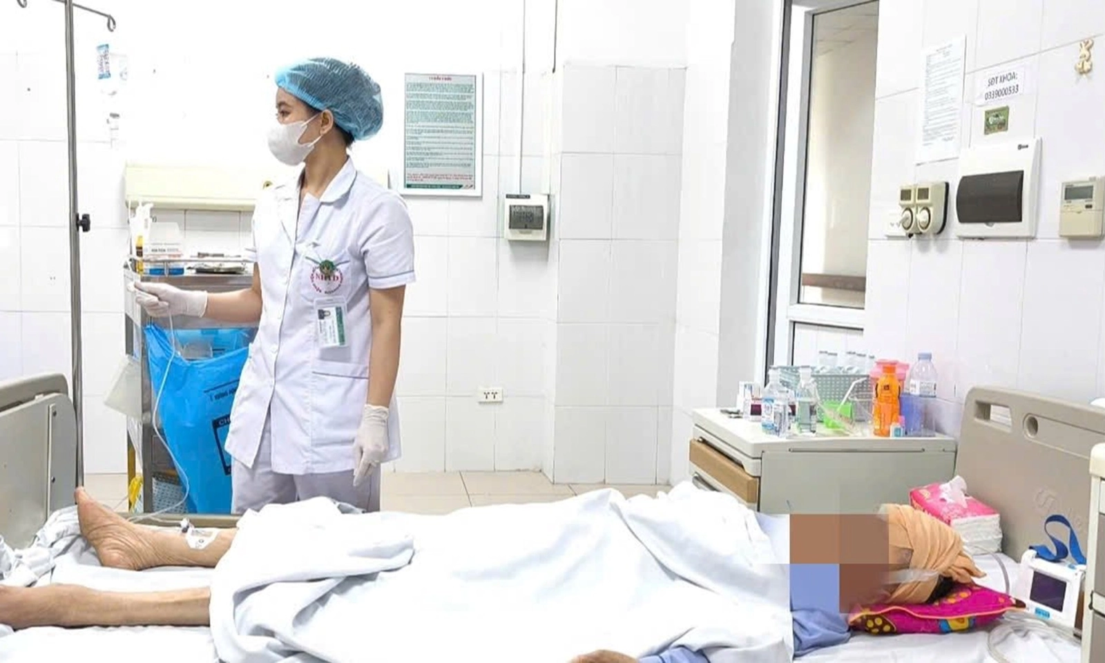 Cụ bà 78 tuổi hoại tử già nửa vùng đầu do biến chứng zona