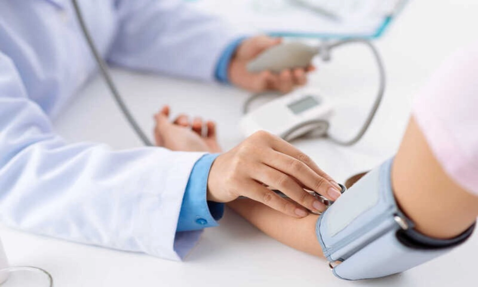 Những dấu hiệu tăng huyết áp ở người trẻ