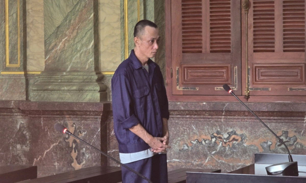 Lái xe cán hàng xóm trong vụ tranh chấp lối đi chung, lãnh 12 năm tù