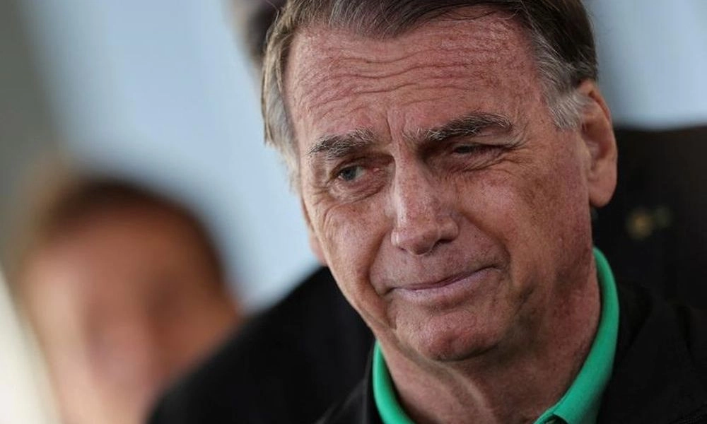 Brazil cấm ông Bolsonaro liên lạc với nước ngoài