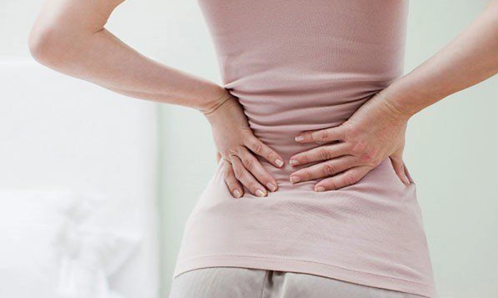 Suýt liệt chân vì thoát vị đĩa đệm ở tuổi 23