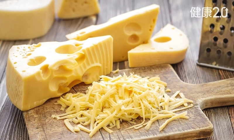 Những người nào cần thận trọng khi ăn phô mai?