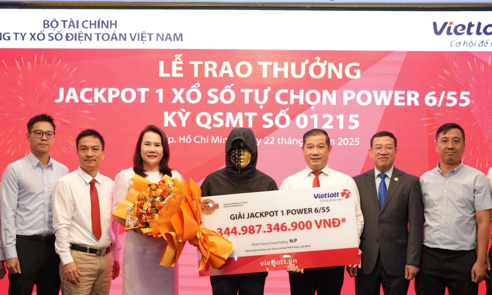 Trúng Vietlott gần 345 tỷ, người đàn ông TPHCM không ăn nổi cơm
