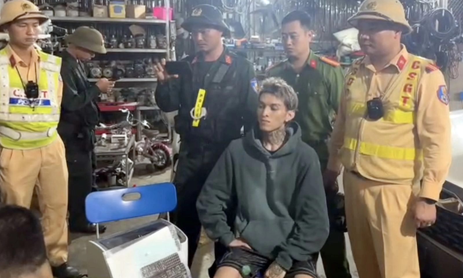 Rapper Bình Gold thừa nhận sử dụng cần sa sau khi lái xe chèn ép ô tô khác trên cao tốc