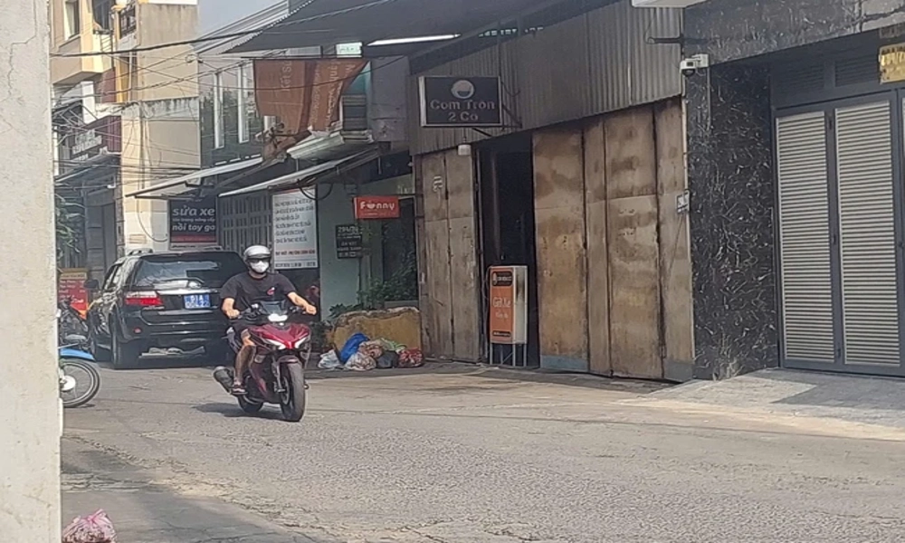 Phát hiện thi thể phụ nữ trong vali giữa hẻm nhỏ 