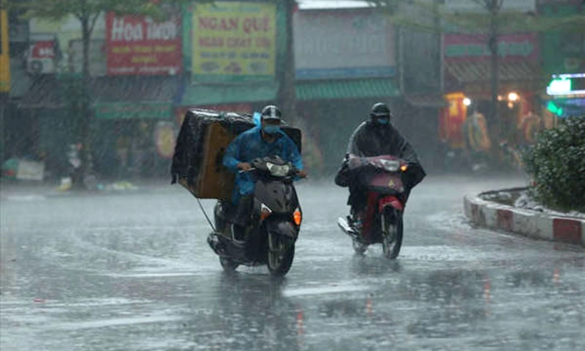 Thời tiết 26/7: Mưa dông trên cả nước, biển động mạnh