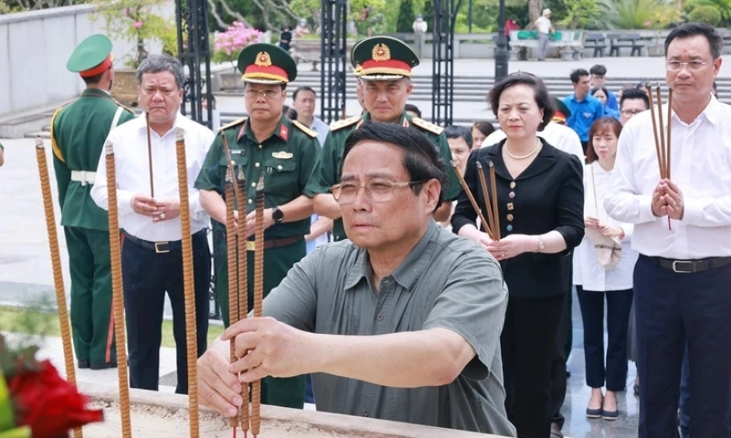 Thủ tướng Phạm Minh Chính tri ân người có công tại Quảng Trị và Huế