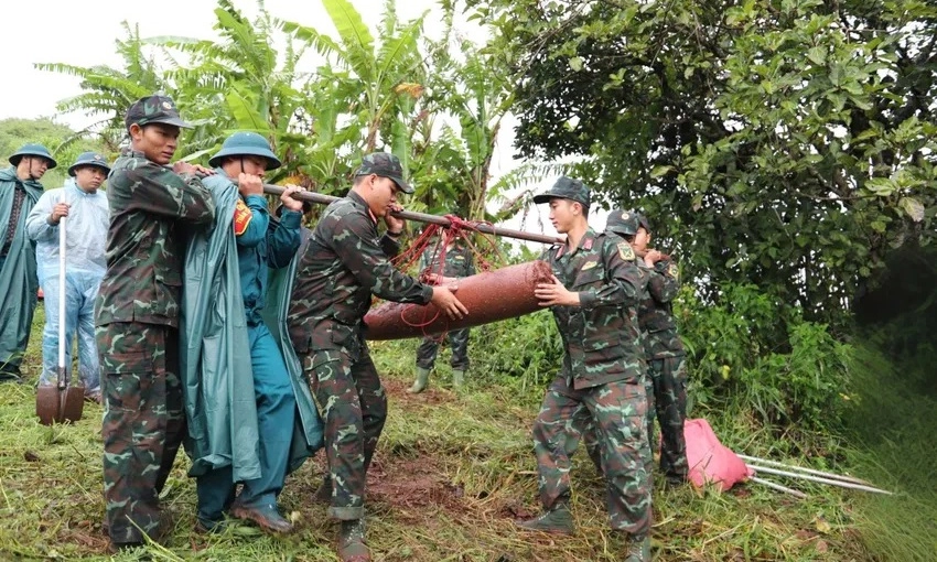 Xử lý an toàn 3 quả bom thời chiến tranh được phát hiện ở Lâm Đồng