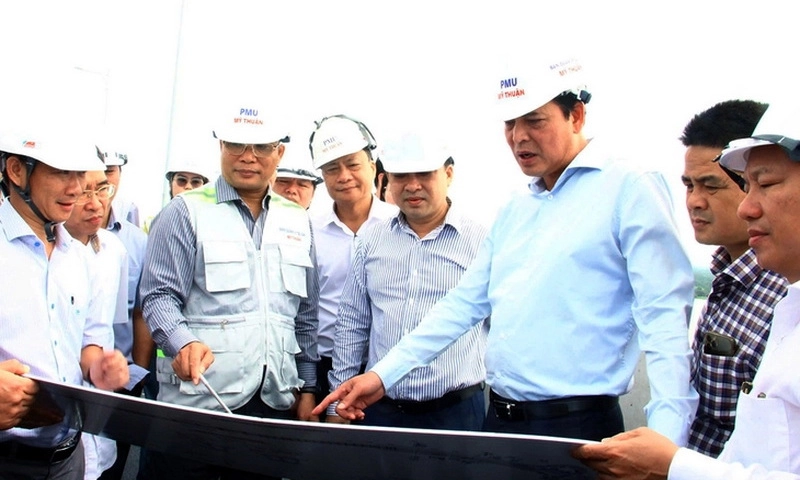 Đoàn công tác Bộ Xây dựng kiểm tra tiến độ Dự án Vành đai 3 TPHCM