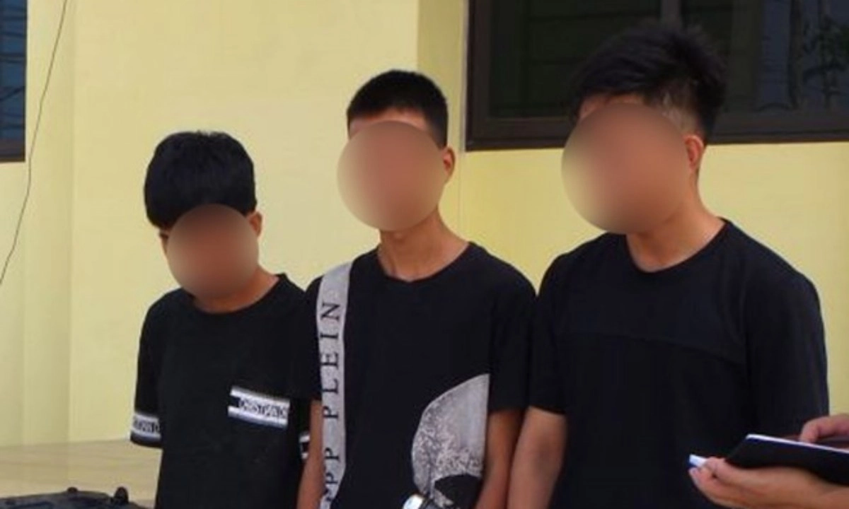 Băng nhóm thiếu niên cướp giật điện thoại táo tợn tại Ninh Bình