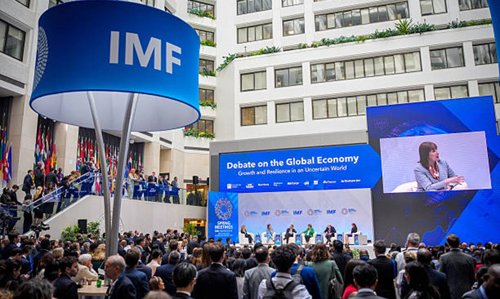 IMF nâng dự báo tăng trưởng của các nền kinh tế mới nổi và đang phát triển