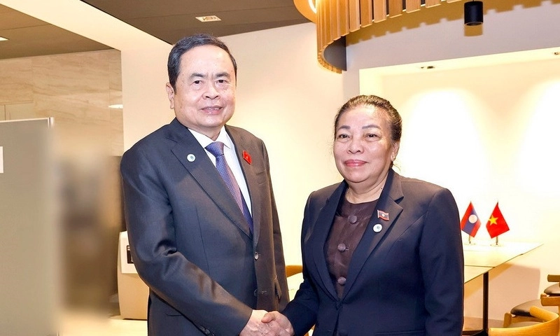 Chủ tịch Quốc hội Trần Thanh Mẫn hội kiến Phó Chủ tịch Quốc hội Lào tại Thụy Sĩ