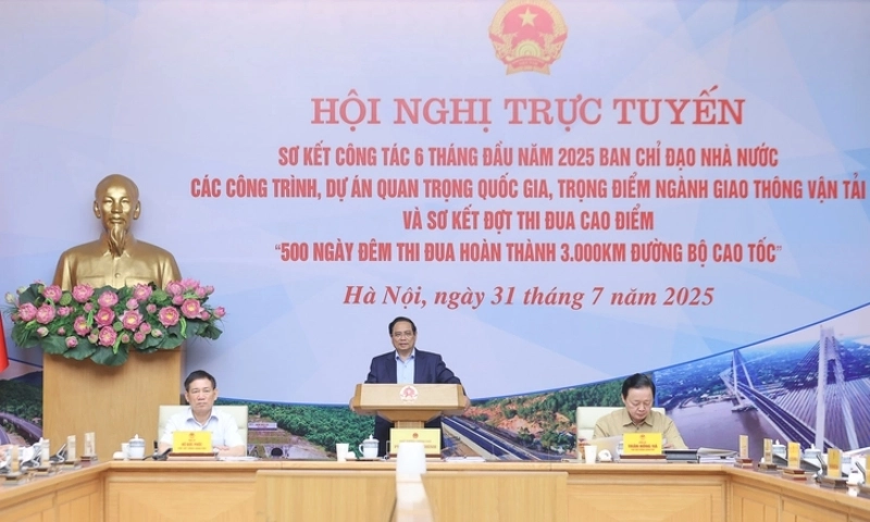 Thủ tướng: Dứt khoát hoàn thành 3.000km cao tốc vào cuối 2025
