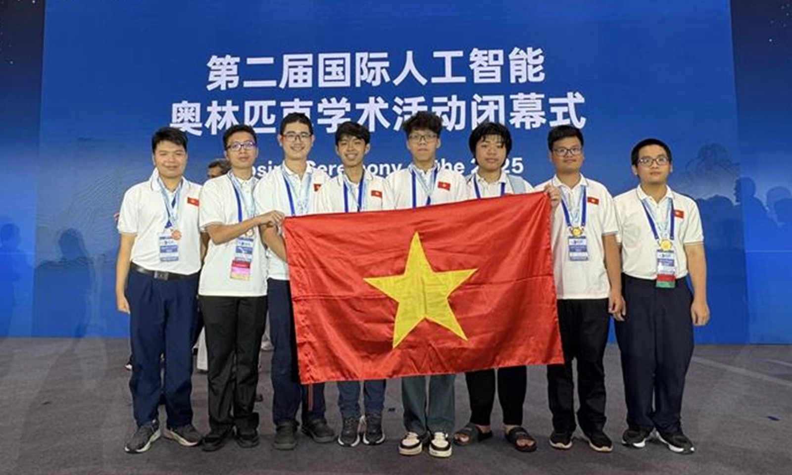 8 học sinh Việt Nam giành huy chương tại Olympic Trí tuệ nhân tạo quốc tế 2025