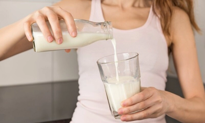 Sữa nguyên kem hay sữa tách béo: Loại nào tốt hơn cho tim mạch?
