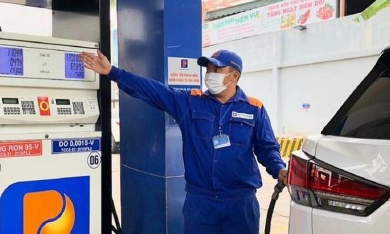 Dự báo giá xăng dầu sẽ giảm mạnh
