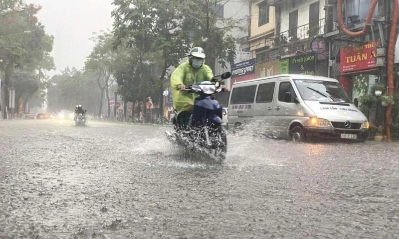 Nhiều khu vực trên cả nước có mưa rào và dông 