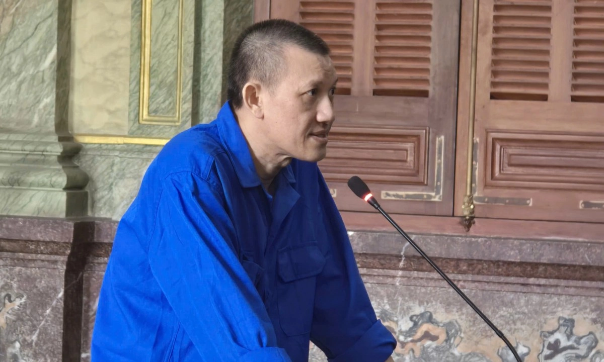 Tham ô hơn 2 tỉ đồng, cựu phó phòng kinh doanh lãnh 20 năm tù