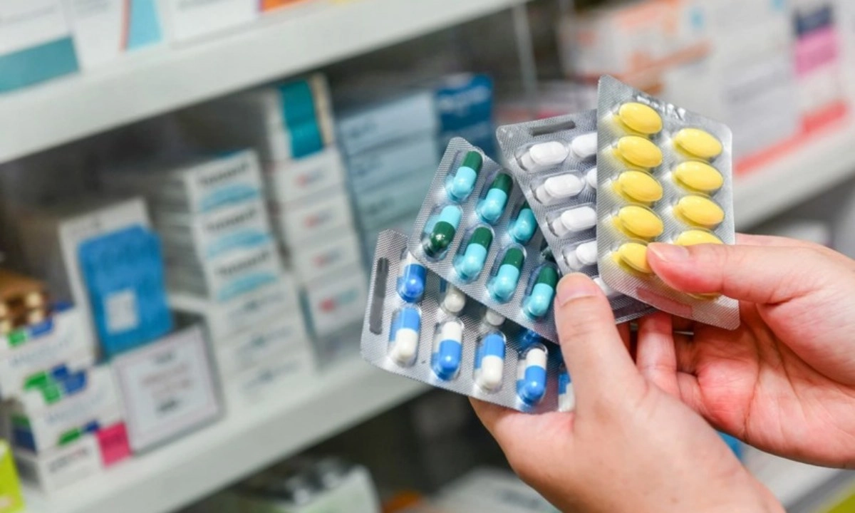 Gần 800 loại thuốc trong và ngoài nước được cấp phép lưu hành