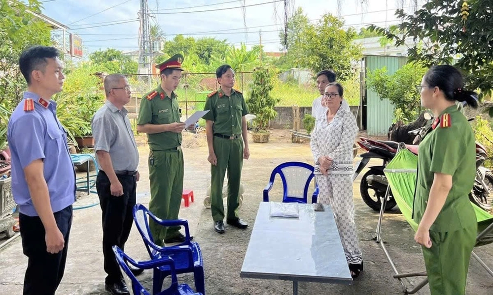 Nữ cán bộ lợi dụng việc thu hồi vốn vay để chiếm đoạt tiền hội viên