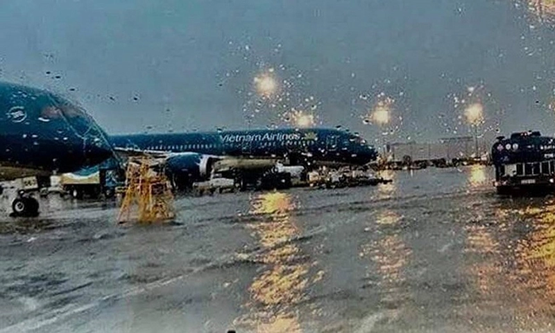 Hơn 400 chuyến bay bị ảnh hưởng bởi bão số 5