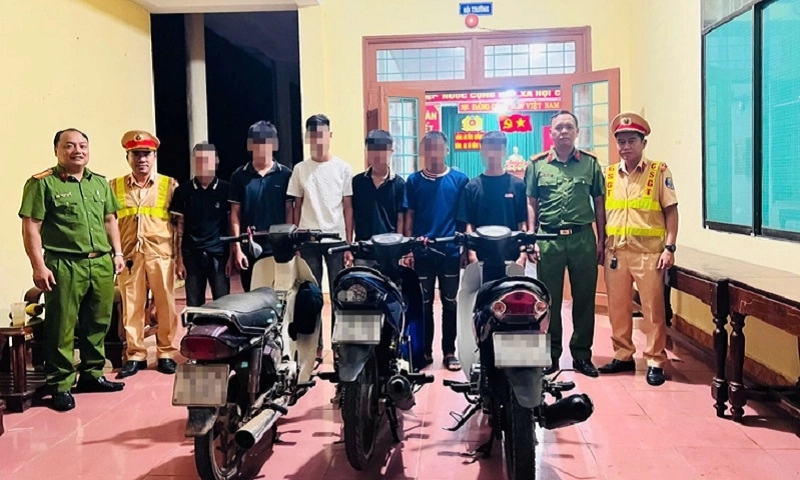 Xử lý nhóm thanh niên dùng nón bảo hiểm, gậy chọi nhau trên Quốc lộ 1 