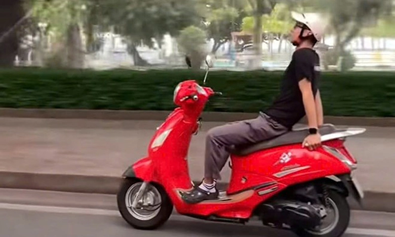 Xác minh danh tính người thả 2 tay lái xe máy ở Nha Trang