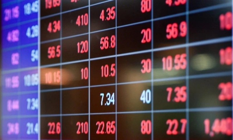VN-Index mất gần 28 điểm, thị trường ngập trong sắc đỏ