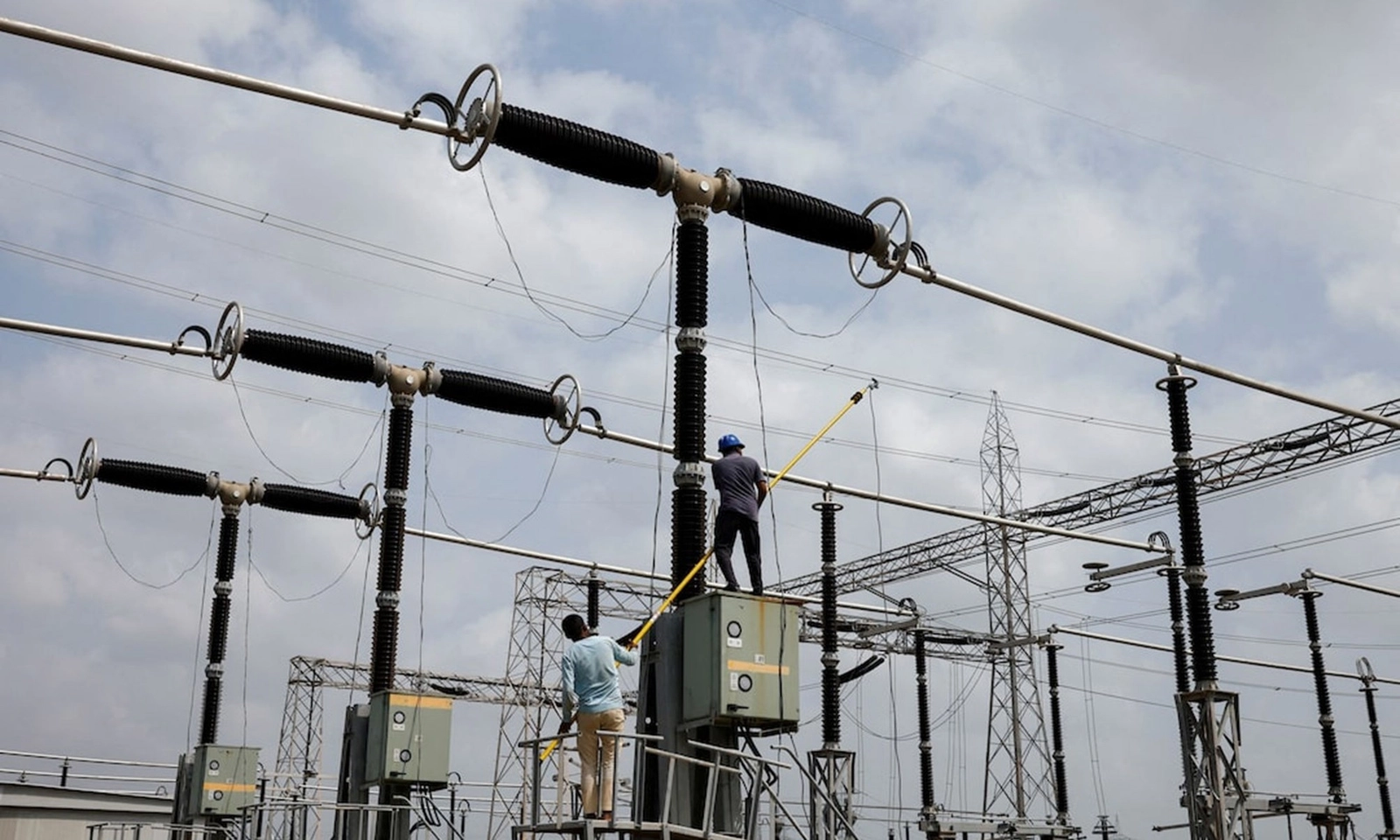 Ấn Độ hủy quyền tiếp cận lưới điện với 17 GW dự án năng lượng sạch chậm tiến độ