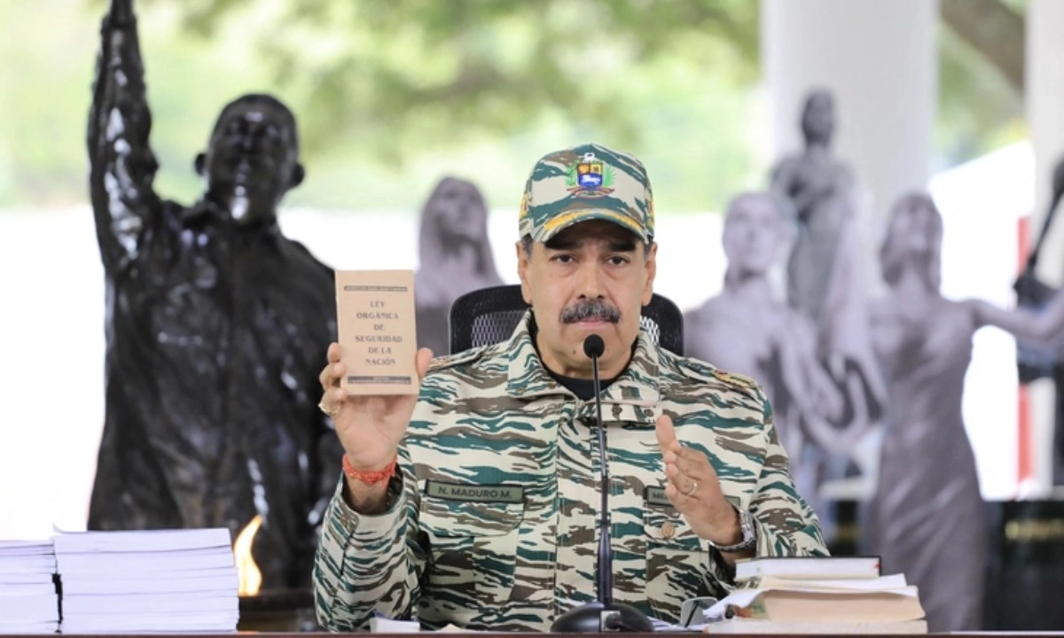 Venezuela tung 25.000 quân ra biên giới trước sức ép từ Mỹ
