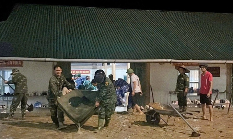 Tuyên Quang: Lũ ống ở xã Thàng Tín, hơn 300 học sinh được sơ tán 