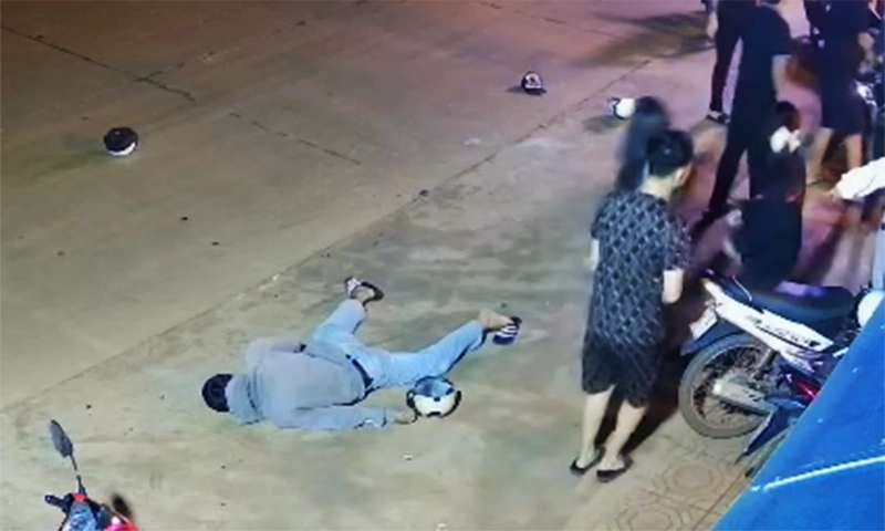 Đánh nhau tại quán cà phê, một thanh niên bị đá vào đầu tử vong