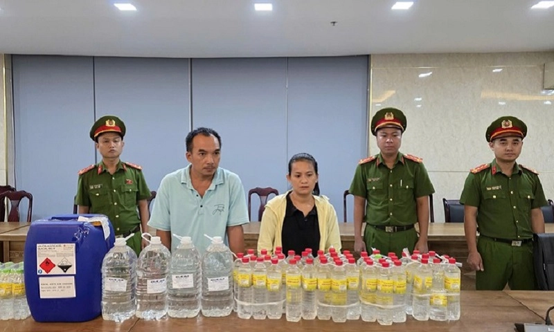 Đà Nẵng: Bóc gỡ ổ sản xuất giấm giả quy mô khủng, tiềm ẩn nguy cơ ngộ độc