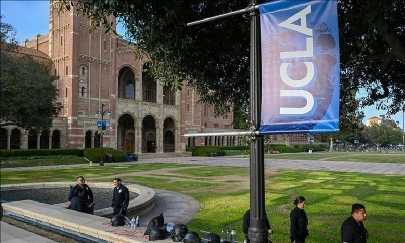 Đại học California kiện chính quyền Mỹ