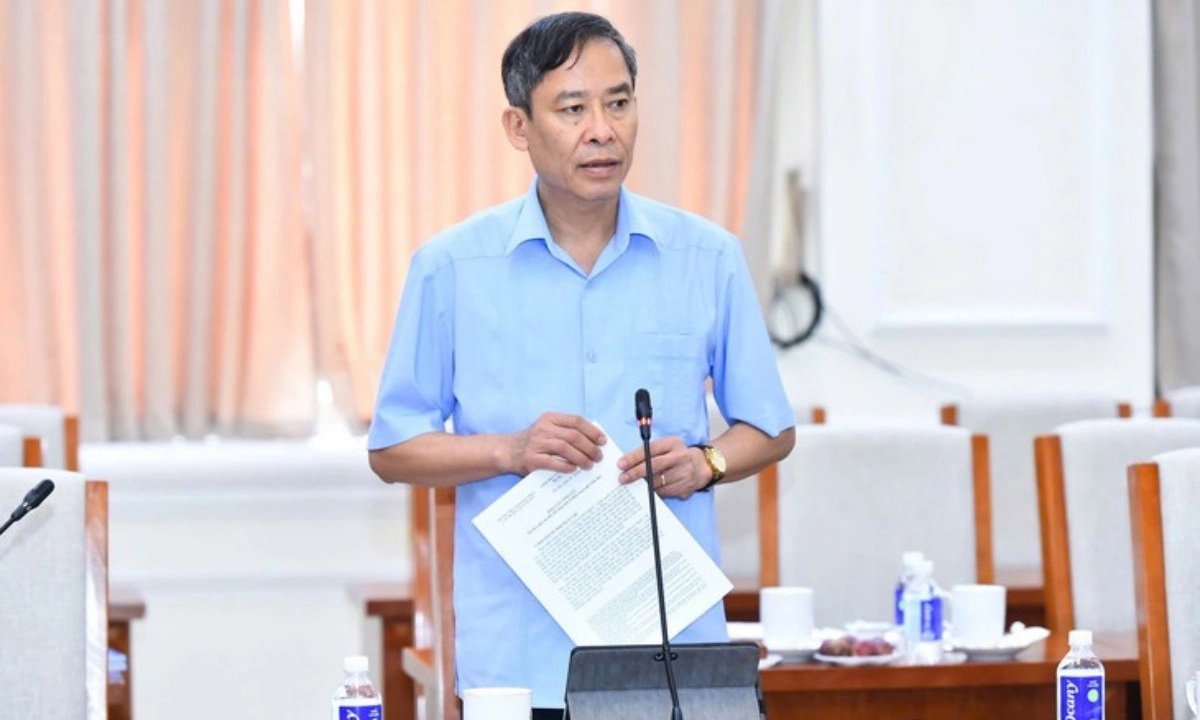 Bộ GD-ĐT đề nghị xác minh, xử nghiêm vụ học sinh kéo tóc, ấn đầu cô giáo