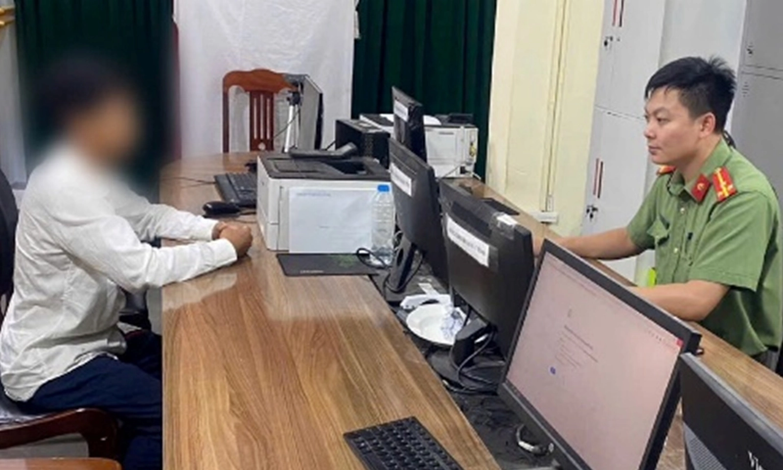 Bị phạt 5 triệu đồng vì đăng video “xẻ rừng phòng hộ để bán, có người chống lưng” trên TikTok