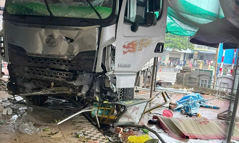 Gần 1 tháng, có 633 người chết liên quan đến xe kinh doanh vận tải