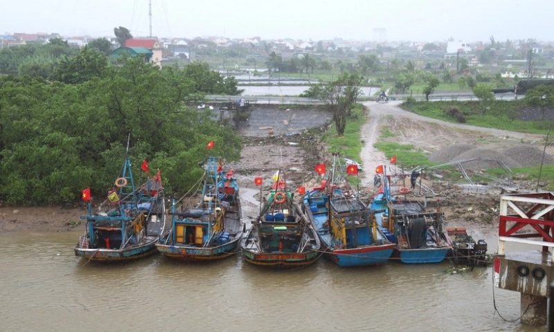 Thủ tướng chỉ đạo ứng phó bão số 10 ở mức cao nhất 