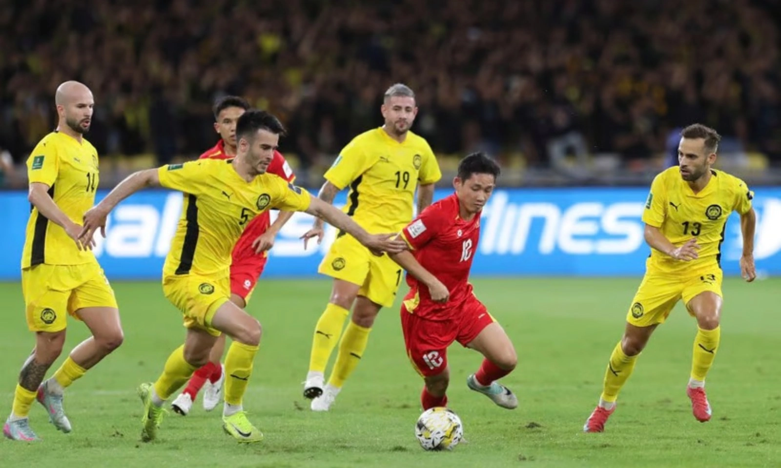 Malaysia bị FIFA phạt nặng vì 7 cầu thủ nhập tịch, tuyển Việt Nam có thể hưởng lợi