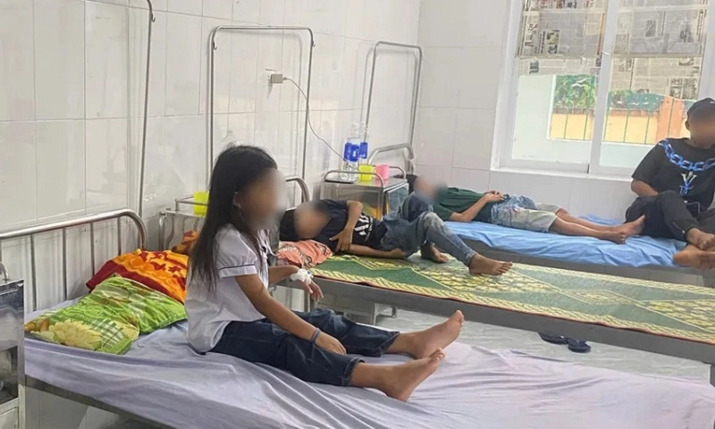 Xác định loại bánh tày nghi gây ngộ độc cho hơn 40 học sinh