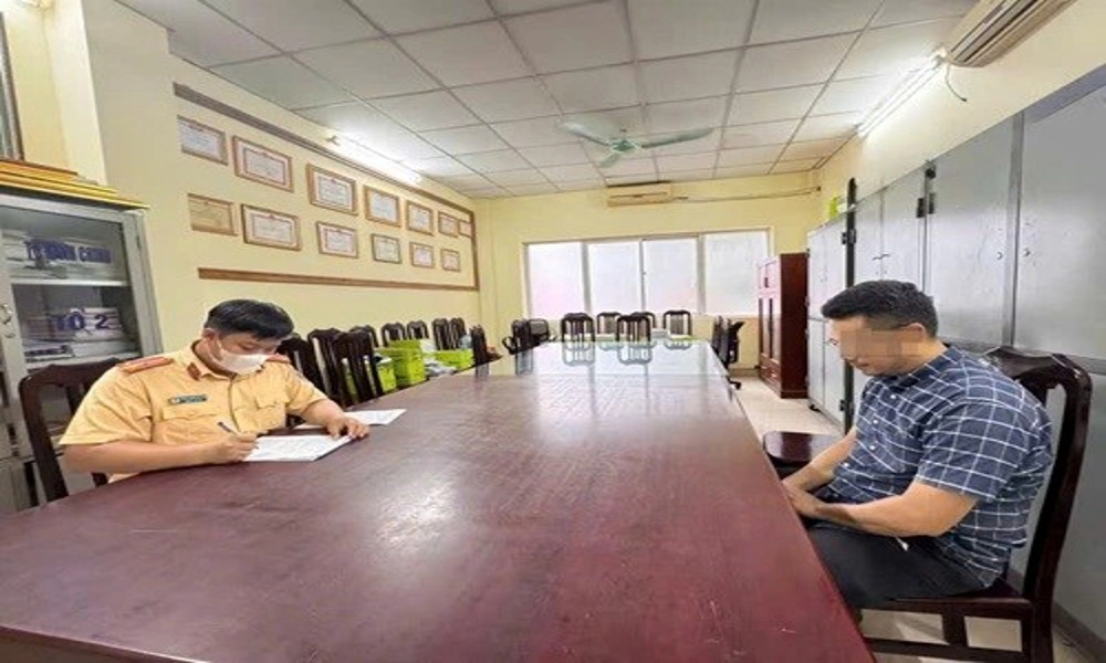 Người đàn ông đi SH gây sự với nữ quân nhân bị xử lý hành chính