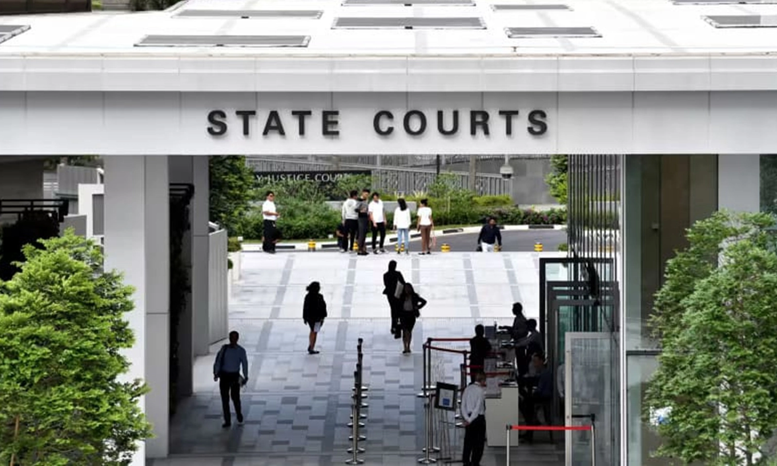 Tài xế tử vong do mảnh kim loại từ túi khí văng vào đầu