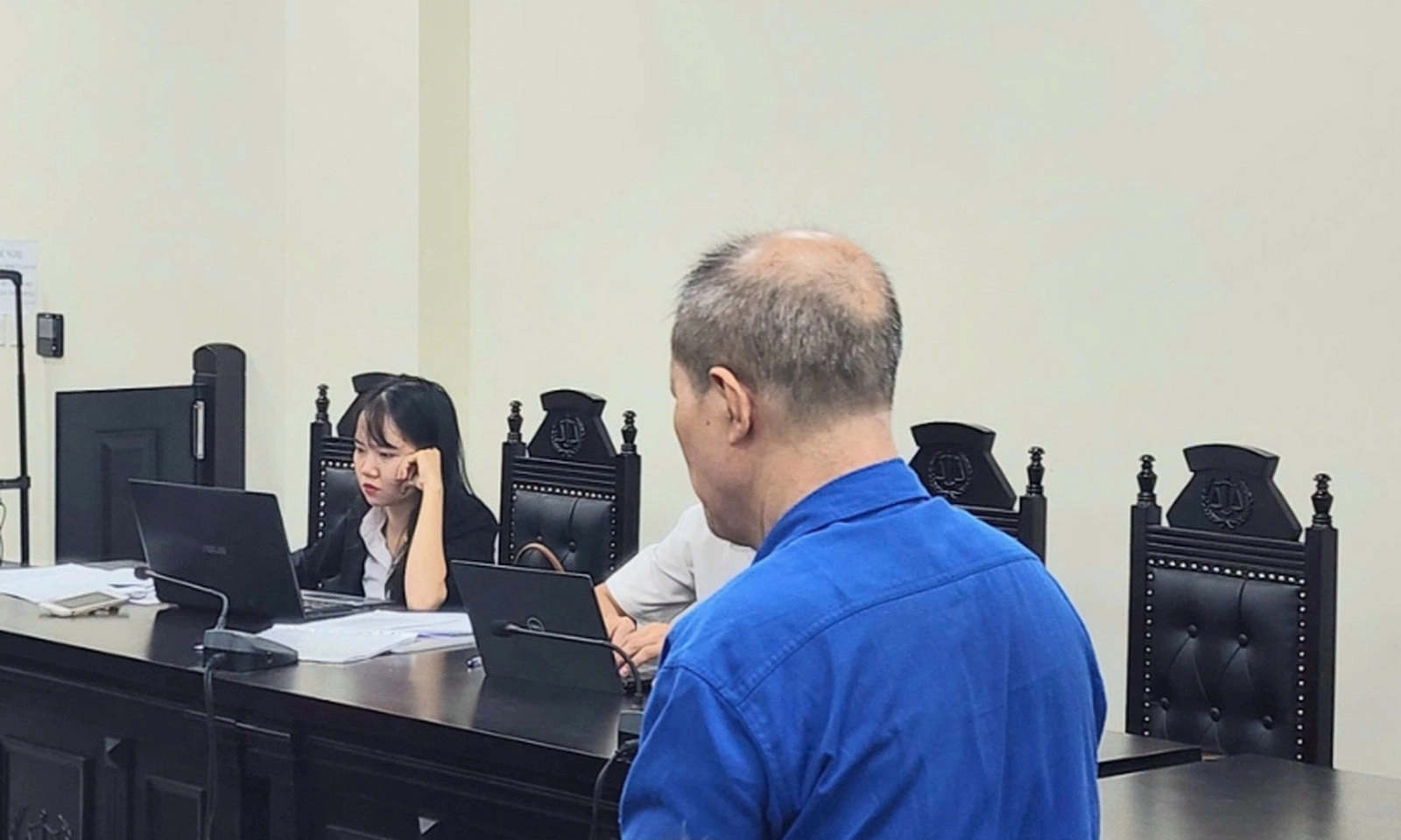 10 năm tù cho người chồng bơm thuốc trừ sâu vào sữa đầu độc vợ