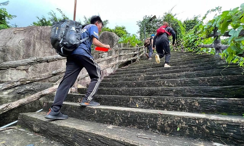 Tạm dừng leo núi, dã ngoại núi Bà Đen từ 1/10 