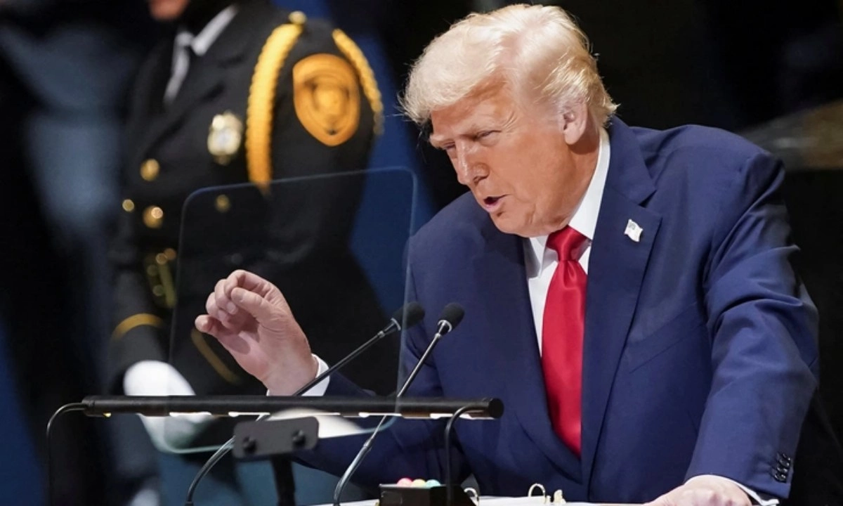 Mỹ trục xuất 400 người Iran